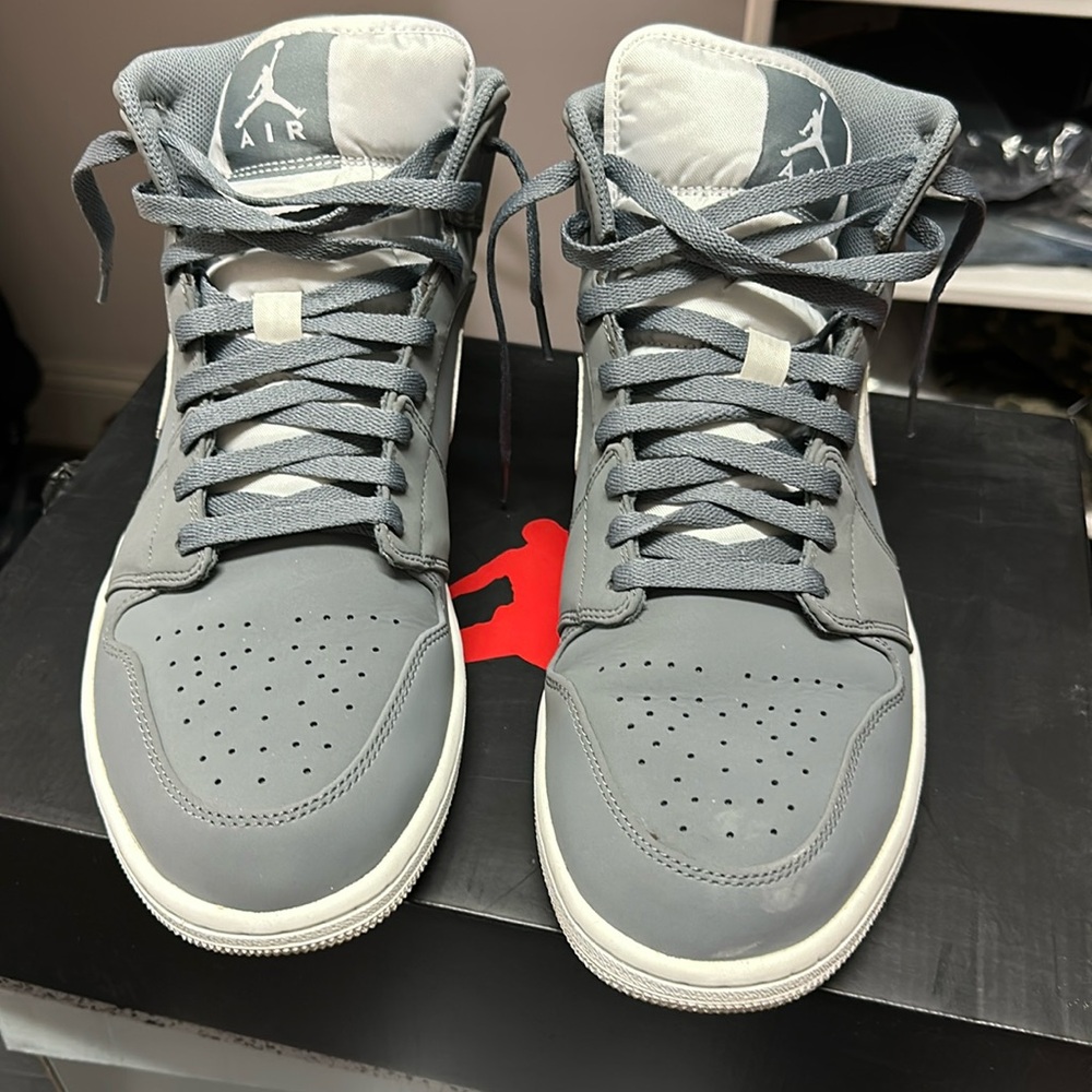 Jordan Men's Sneakers in Gray and White